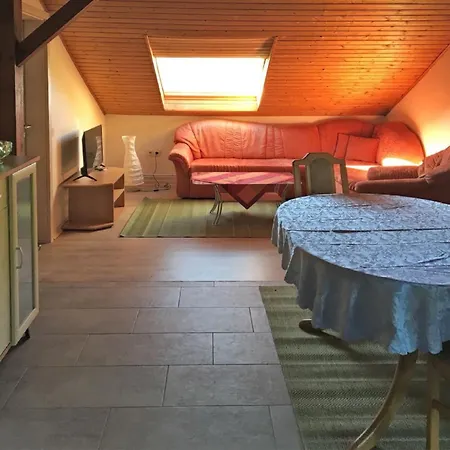 Cozy In With Garden Apartment *
