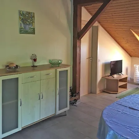 Apartment Cozy In With Garden Ellar